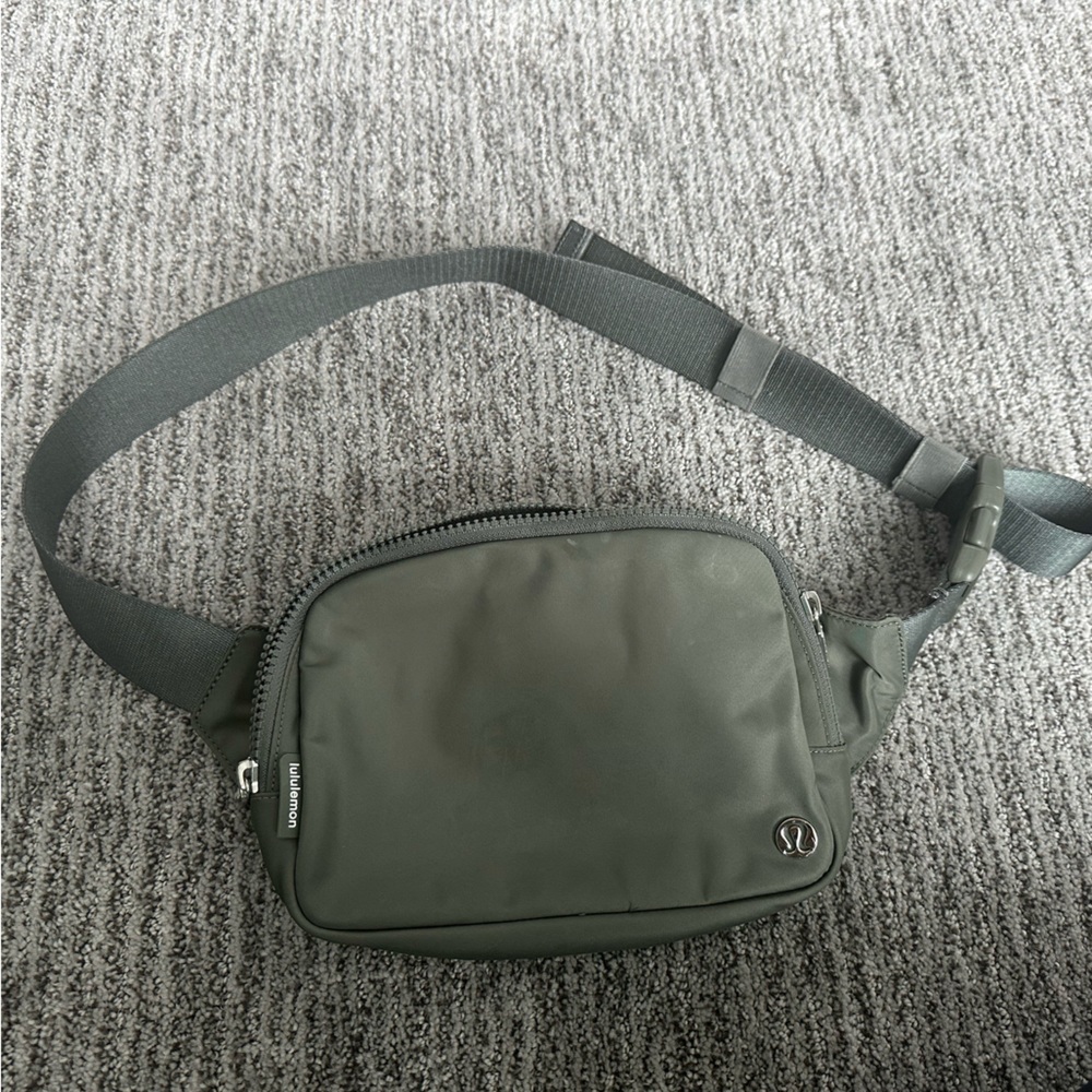 Everywhere Belt Bag Large Olive Crossbody